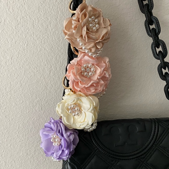 Red Satin Floral Pearl Bag Charm/Keychain - Picture 6 of 9